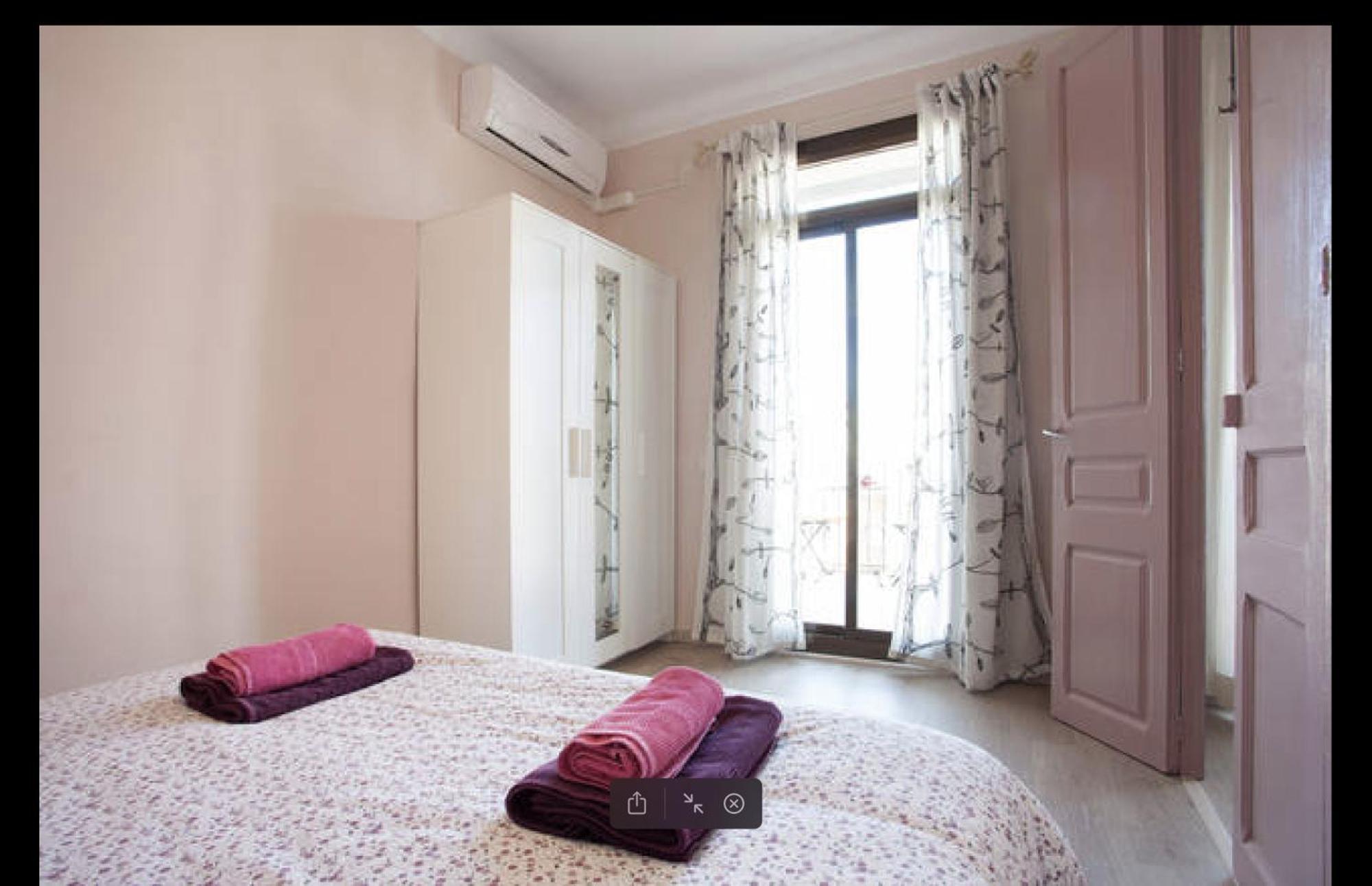 Piquer Con Terraza Lägenhet Barcelona Exteriör bild